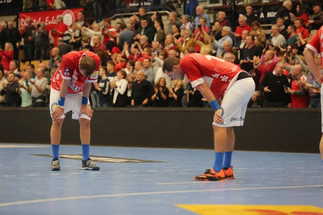Max Darj Bergischer HC, 5 and Tomas Babak Bergischer HC, 19 after the final whistle at the game TSG Ludwigshafen Friesenheim vs. Bergischer HC in the 1 Handball Bundesliga on 30 10 2019, TSG Ludwigshafen Friesenheim Bergischer HC, Handball, 1 Bundesliga, 30 10 2019 Ludwigshafen Copyright: xEibner-Pressefotox xMichaelxBermelx