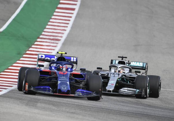 November 1, 2019, Austin, Texas, U.S: 10 PIERRE GASLY of Red Bull Toro Rosso Honda edging out 44 LEWIS HAMILTON of Mercedes-AMG Petronas Motorsport during a practice run in turn 20. MotoGP 2019 Grand Prix of the Americas - ZUMAm147 20191101_zap_m147_004 Copyright: xHossxMcBainx