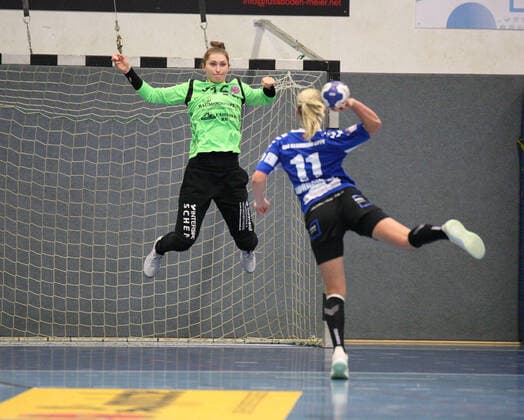 Kamila Kordovska HSG Blomberg Lippe 11 against Anna Cathrin Giegerich Thueringer HC 16 Goal GER, Handball, DHB Cup Women, Round of 16, HSG Blomberg Lippe against Thueringer HC, 02 11 2019 Blomberg Copyright: xEibner-Pressefotox xJanxStrohdiex EP_JSK
