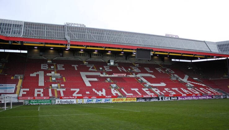 02 11 2019, xklex, Soccer 3 League, 1 FC Kaiserslautern Wuerzburger Kickers emspor, v l Fritz Walter Stadion Kaiserslautern, Betzenberg, Stadion DFL DFB REGULATIONS PROHIBIT ANY USE OF PHOTOGRAPHS as IMAGE SEQUENCES and or QUASI VIDEO Kaiserslautern