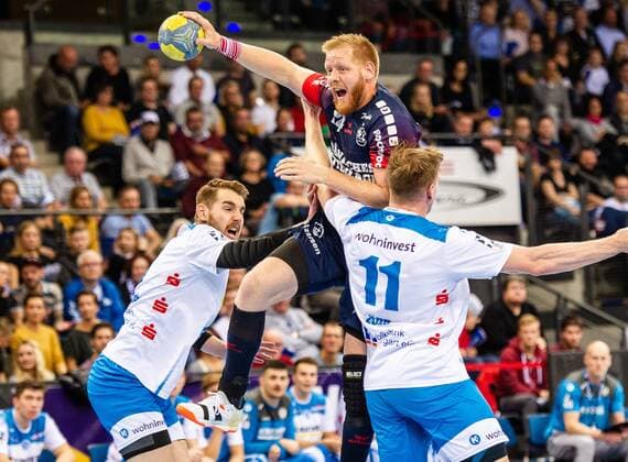 Gottfridsson, Jim SG Flensburg Handewitt 24 Loenn, Adam TVB Stuttgart 11 Faluvegi, Rudolf TVB Stuttgart 8 TVB 1898 Stuttgart SG Flensburg Handewitt HBL LIQUI MOLY Handball Bundesliga Porsche Arena Stuttgart Baden Wuerttemberg Germany at the match in the Handball Bundesliga, TVB 1898 Stuttgart SG Flensburg Handewitt Stuttgart 02 11 19 Handball Stuttgart 02 11 19 Handball , Stuttgart Baden Wuerttemberg Germany