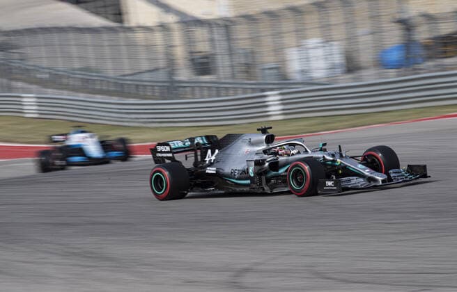November 2, 2019, Austin, Texas, U.S: 44 LEWIS HAMILTON of Mercedes-AMG Petronas Motorsport in turn 1. F1 2019 United States Grand Prix - ZUMAm147 20191102_zap_m147_012 Copyright: xHossxMcBainx
