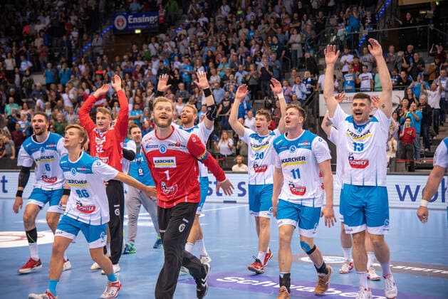 Cheers and joy from Dominik Weiss, goalkeeper Nick Lehmann, Tim Wieling, Manuel Späth, goalkeeper Johannes Jogi Bittner, Fynn Luca Nicolaus, Adam Lönn and Robert Markotic TVB 1898 Stuttgart Germany, Stuttgart, 02 11 2019, HaBa, BuLi TVB 1898 Stuttgart vs. SG Flensburg Handewitt, Porsche Arena