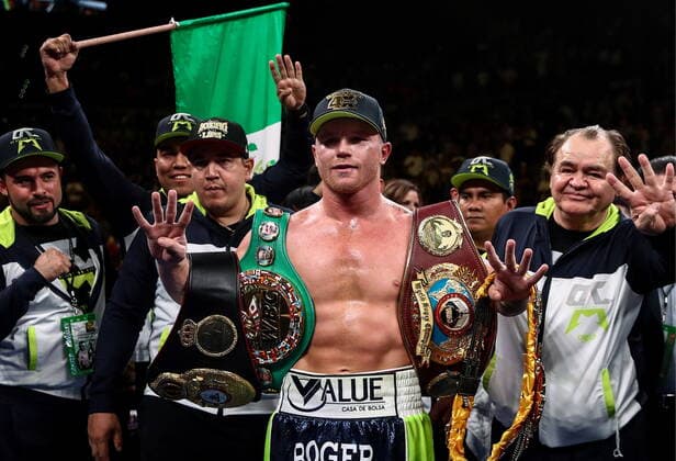 Bilder des Jahres 2019, Sport 11 November Sport Themen der Woche KW44 LAS VEGAS, NEVADA, UNITED STATES â€“ NOVEMBER 2, 2019: Mexican boxer Saul Â«CaneloÂ» Alvarez (C), WBA Super title holder, celebrates winning his WBO light heavyweight title bout against Russian rival Sergey Kovalev at MGM Grand Garden Arena in Las Vegas. Valery Sharifulin TASS  TS0C194B