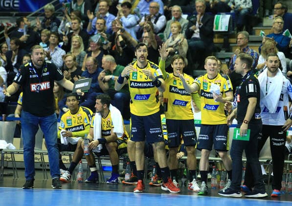 GER, DHB, 1 HBL, FUECHSE BERLIN VS Rhein Neckar Loewen 03 11 2019, Max Schmeling Halle, Berlin, GER, DHB, 1 HBL, FUECHSE BERLIN VS Rhein Neckar Loewen, DHB regulations prohibit any use of photographs as image sequences and or quasi video in picture Oliver Roggisch Rhein Neckar Loewen , Gedeon Guardiola Rhein Neckar Loewen 30 , Jerry Tollbring Rhein Neckar Loewen 17 , Tim Ganz Rhein Neckar Loewen 77 , Trainer Kristjan Andersson Rhein Neckar Loewen nordphotox xEngler nph00076
