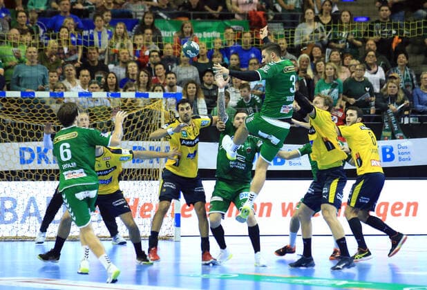 GER, DHB, 1 HBL, FUECHSE BERLIN VS Rhein Neckar Loewen 03 11 2019, Max Schmeling Halle, Berlin, GER, DHB, 1 HBL, FUECHSE BERLIN VS Rhein Neckar Loewen, DHB regulations prohibit any use of photographs as image sequences and or quasi video in picture Fabian Wiede Fuechse Berlin 3 , Johan Koch Fuechse Berlin 77 , Jacob Tandrup Holm Fuechse Berlin 6 , Jesper Nielsen Rhein Neckar Loewen 36 , Ilija Abutovic Rhein Neckar Loewen 20 , Romain Lagarde Rhein Neckar Loewen 8 nordphotox xEngler nph00076