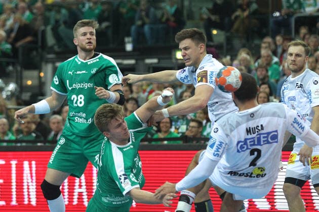 SC DHfK Leipzig vs. SC Magdeburg, Liqui Moly HBL, 03 11 19 Handball, 1 Bundesliga, season 2019 2020, 11 matchday SC DHfK Leipzig vs. SC Magdeburg on 03 11 19 in the quarterback Real Estate Arena Leipzig In the picture Franz SEMPER 3, SC DHfK Leipzig throws vs. Christoph STEINERT 8, SC Magdeburg left Maciej GEBALA 28, SC DHfK Leipzig Copyright: xBEAUTIFULxSPORTS JanxKaeferx
