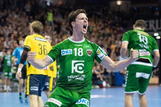 Hans Lindberg 18 FUE cheers after a goal Handball 1 Bundesliga, season 2019 2020 Fuechse Berlin Rhein Neckar Loewen in Berlin, Germany on 03 11 2019 Germany on ,