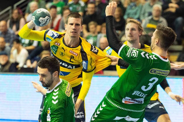 v l Andy Schmid RN Loewen, Fabian Wiede 3 Foxes, Foxes Berlin vs. RN Loewen, 03 11 19, GER, Berlin, 03 11 19, HBL, Foxes Berlin vs. RN Loewen, Berlin Copyright: xUwexKoch xEibner-Pressefotox EP_ukh