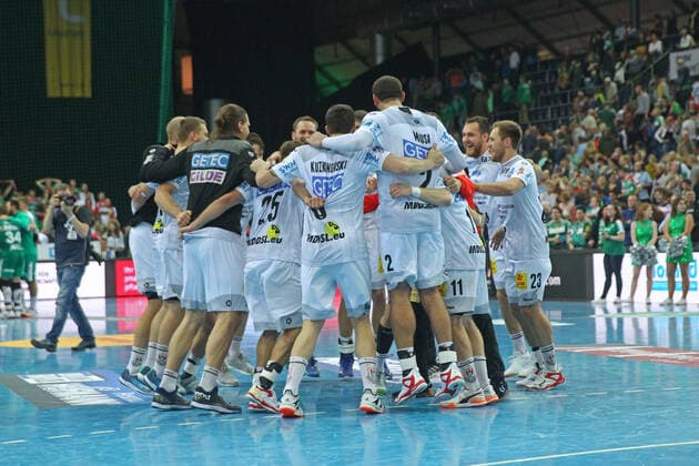 SC DHfK Leipzig vs. SC Magdeburg, Liqui Moly HBL, 03 11 19 Handball, 1 Bundesliga, Season 2019 2020, 11 Matchday SC DHfK Leipzig vs. SC Magdeburg on 03 11 19 in the Quarterback Immobilien Arena Leipzig Im Bild Magdeburg, Sieg, Jubel, Team, Team, Kreis Copyright: xBEAUTIFULxSPORTS JanxKaeferx