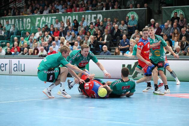 v l Marian Michalczik TSV GWD Minden 22 , Magnus Gullerud TSV GWD Minden 21 , Marcel Niemeyer HBW Balingen Weilstetten 3 , Lucas Meister TSV GWD Minden 2 GER, Handball, 1 Bundesliga, TSV GWD Minden against HBW Balingen Weilstetten, 03 11 2019 Minden Copyright: xStrohdiekx Eibner-Pressefotox EP_jsk