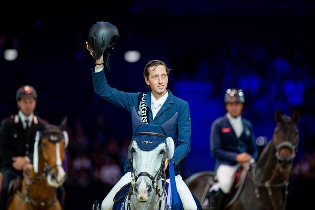 Bilder des Jahres 2019, Sport 11 November Sport Themen der Woche KW44 20191103 LONGINES EQUITA LYON LYON, FRANCE - NOVEMBER 3: Martin Fuchs (SUI) riding Clooney 51 at - LONGINES FEI Jumping World Cup - LONGINES EQUITA LYON on November 3, 2019 in LYON, . LYON Rhone-Alpes France *** 20191103 LONGINES EQUITA LYON LYON, FRANCE NOVEMBER 3 Martin Fuchs SUI riding Clooney 51 at LONGINES FEI Jumping World Cup LONGINES EQUITA LYON on November 3, 2019 in LYON, LYON Rhone Alpes France