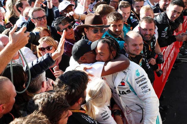 Motorsports: FIA Formula One World Championship, WM, Weltmeisterschaft 2019, Grand Prix of United States, 44 Lewis Hamilton (GBR, Mercedes AMG Petronas Motorsport) celebrates winning the F1 World Drivers Championship 2019 with his father Anthony Hamilton, Linda Hamilton and Matthew McConaughey Austin United States of America