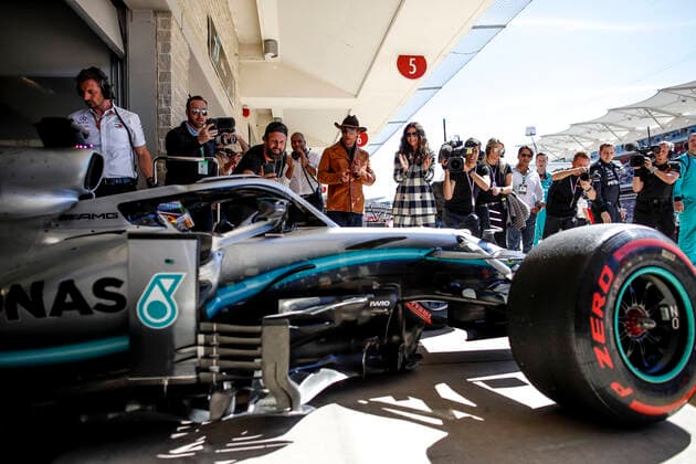 Formel 1, GP USA, Matthew McConaughey zu Gast Motorsports: FIA Formula One World Championship, WM, Weltmeisterschaft 2019, Grand Prix of United States, 44 Lewis Hamilton (GBR, Mercedes AMG Petronas Motorsport), Matthew McConaughey Austin United States of America