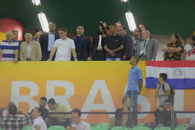 Fußball, U17 WM, Paraguay - Italien Sub 17 Itália e Paraguay BRASÍLIA, DF - 03.11.2019: SUB 17 ITÁLIA E PARAGUAY - President Jair Bolsonaro present during U17, U 17 Italy and Paraguay. Match valid for the FIFA U17 World Cup group stage. Bezerrão Stadium in Brasilia, DF. (Photo: Reinaldo Reginato Fotoarena) x1825573x  ReinaldoxReginato