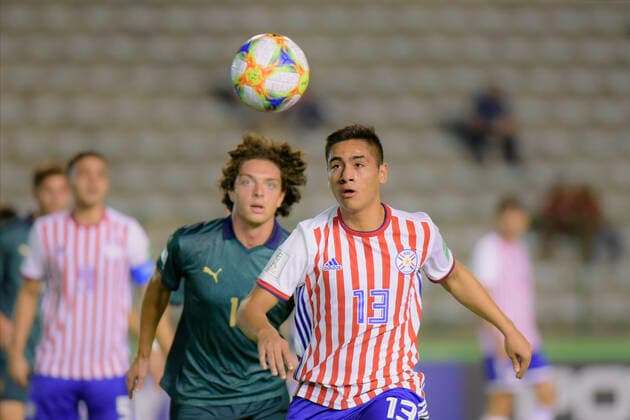 Fußball, U17 WM, Paraguay - Italien Sub 17 Itália e Paraguay BRASÍLIA, DF - 03.11.2019: SUB 17 ITÁLIA E PARAGUAY - Riccardo Boscolo and Basilio Duarte during U17, U 17 Italy and Paraguay. Match valid for the FIFA U17 World Cup group stage. Bezerrão Stadium in Brasilia, DF. (Photo: Reinaldo Reginato Fotoarena) x1825580x  ReinaldoxReginato
