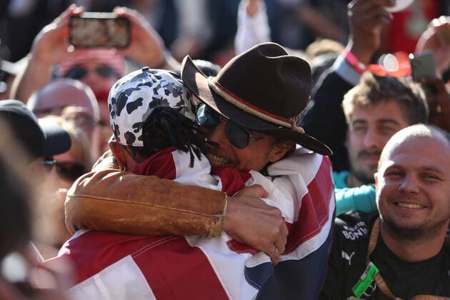 Photo4 LaPresse 03 11 2019 Austin, USA Grand Prix Formula One USA 2019 In the pic: Parc ferme, Lewis Hamilton (GBR) Mercedes AMG F1 W10 EQ Power with Matthew McConaughey (USA) Actor  Copyright: xPhoto4 LaPressex