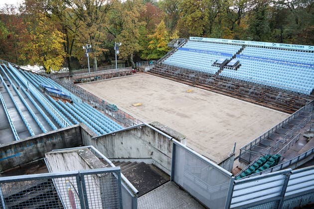 Center Court Steffi Graf Stadion is finished and seeded now its natures turn, conversion to lawn, KW 45, Steffi Graf Stadion, LTTC Rot Weiß , Berlin, 5 11 2019,