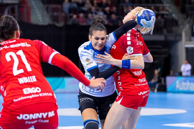Ludwigsburg, Germany 06 November 2019 HBF 19 20 SG BBM Bietigheim vs Thueringer HC v left in duel Almundena Rodriguez Thueringer HC and Kim Naidzinavicius Bietigheim Ludwigsburg MHP Arena Baden Württemberg Germany