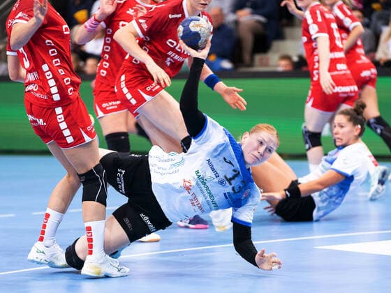 Meike Schmelzer Thüringer HC 13 , SG BBM Bietighheim vs. Thüringer HC, Handball, women, 1 Bundesliga, 06 11 2019 SG BBM Bietighheim vs. Thüringer HC, Handball, women, 1 Bundesliga, 06 11 2019 Ludwigsburg Copyright: xEibner-Pressefoto MichaelxSchmidx FAG