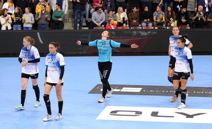 06 11 2019, Germany, Ludwigsburg, Handball Bundesliga Women, 6 Matchday, Season 2019 2020 SG BBM Bietigheim vs. Thuringia HC Disappointment THC, middle Ann Cathrin Giegerich