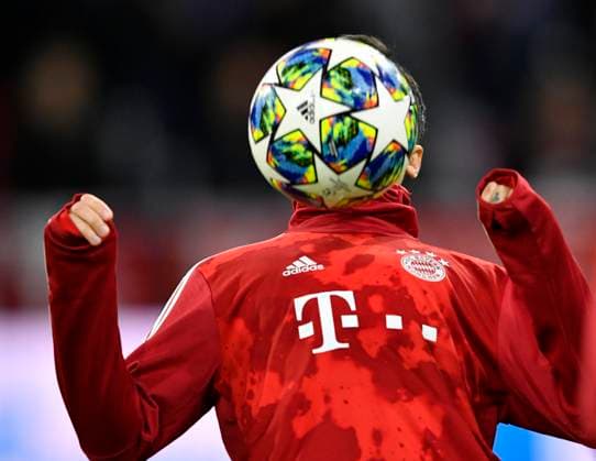 Before the start of the game Philippe Coutinho FC Bayern Munich FCB on the ball curious face covered Champions League CL group phase FC Bayern Munich FCB vs Olympiakos Piraeus Piraeus 06 11 2019 DFL REGULATIONS PROHIBIT ANY USE OF PHOTOGRAPHS AS IMAGE SEQUENCES AND OR QUASI VIDEO FC Bayern Munich FCB vs Olympiakos Piraeus Piraeus