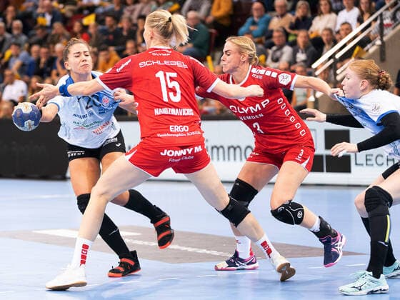 Emily Bölk Thüringer HC 20 and Meike Schmelzer Thüringer HC 13 against Kim Naidzinavicius SG BBM Bietigheim 15 and Maura Visser SG BBM Bietigheim 03 , SG BBM Bietighheim vs. Thüringer HC, Handball, Women, 1 Bundesliga, 06 11 2019 SG BBM Bietighheim vs. Thüringer HC, Handball, Women, 1 Bundesliga, 06 11 2019 Ludwigsburg Copyright: xEibner-Pressefotox EP_mst
