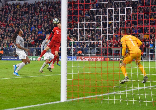 06 11 2019, Football UEFA Champions League 2019 2020, Group stage, 4 matchday, FC Bayern München Olympiakos Piräus, in the Allianz Arena Munich, Robert Lewandowski FC Bayern Munich with a goal chance against Jose Sa Olympiakos Piräus DFL and DFB regulations prohibit any use of photographs as image sequences and or quasi video