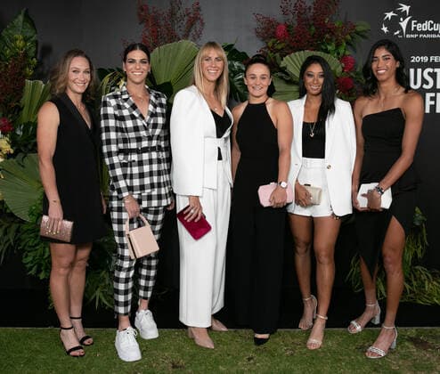 TENNIS FED CUP OFFICIAL DINNER, Sam Stosur, Ajla Tomljanovic, Alicia Molik, Ash Barty, Priscilla Hon and Astra Sharma pose for a photo on the black carpet ahead of the 2019 Fed Cup Final Dinner at the State Reception Centre in Perth, Thursday, November 7, 2019. ( NO ARCHIVING, EDITORIAL USE ONLY, NO USE IN BOOKS WITHOUT CONSENT PERTH WA AUSTRALIA Copyright: xFIONAxHAMILTONx 20191107001431366238