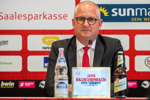The coaching team around head coach Torsten Ziegner extends HFC Jens Rauschenbach President, HFC PK in the run-up to the league game HFC Hallescher FC vs. TSV 1860 Munich 07 11 2019, Football, GER, Season 2019 2020, 3 Bundesliga, 15 Matchday, DFL REGULATIONS PROHIBIT ANY USE OF PHOTOGRAPHS as IMAGE SEQUENCES and or QUASI VIDEO Copyright xVIADATA xHolgerxJohnx Halle Saale Sachsen Anhalt Germany