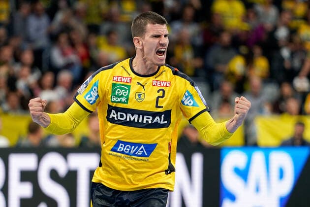 goal scorer Andre Schmid Andy Schmid, RNL, 2 , cheers on a goal, cheers on goal jubilation, celebrate the goal, goal, celebration, cheers on the goal, optimistic, game scene, highlight, single picture, action, action, 07 11 2019, Mannheim Germany , Handball, Bundesliga, Rhein Neckar Löwen THW Kiel xozx