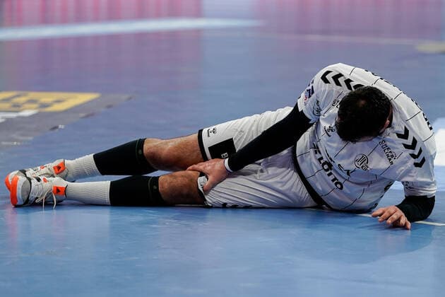 Domagoj Duvnjak THW, 4 , injured, injury, injury break, action, action, game scene, 07 11 2019, Mannheim Germany , Handball, Bundesliga, Rhein Neckar Löwen THW Kiel xozx