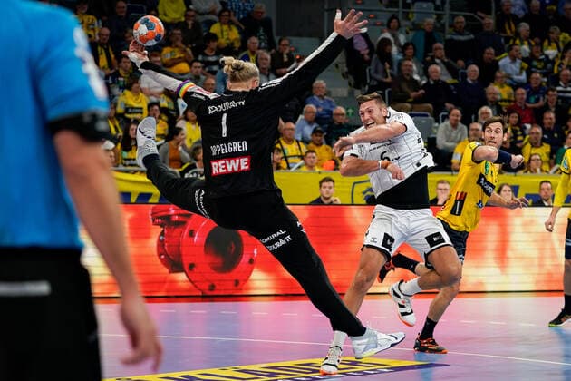 v li Mikael Alf Appelgren Goalkeeper, RNL, 1 , Harald Reinkind THW, 6 , Uwe Gensheimer RNL, 3 , Action, Action, Game scene, 07 11 2019, Mannheim Germany , Handball, Bundesliga, Rhein Neckar Löwen THW Kiel xozx