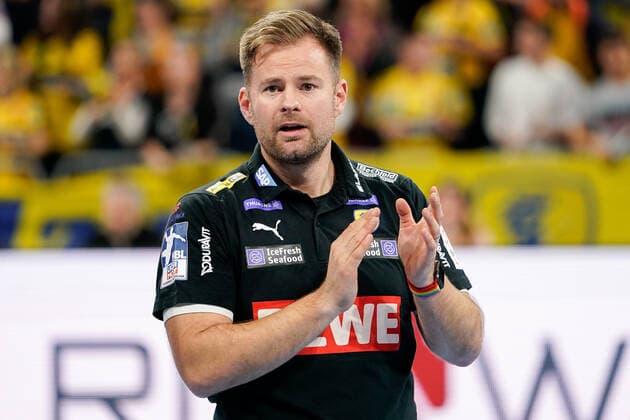 Kristjan Andresson Trainer, Head Coach, RNL , Jubilee after the final whistle, victory, winner, winner, cheers, jubilate, joy, optimistic, highlight, single picture, action, action, 07 11 2019, Mannheim Germany , handball, Bundesliga, Rhein Neckar Löwen THW Kiel xozx