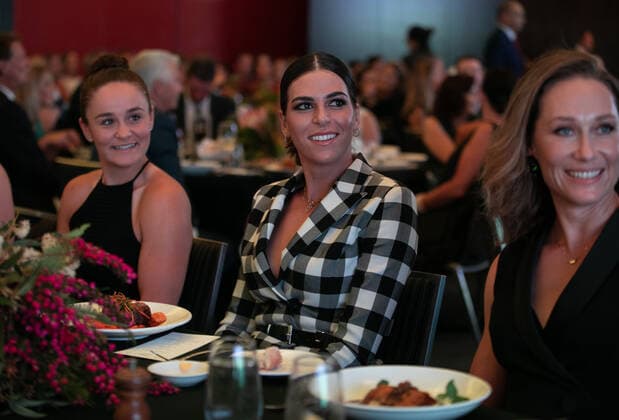TENNIS FED CUP OFFICIAL DINNER, Ash Barty, Ajla Tomljanovic and Sam Stosur during the 2019 Fed Cup Final Dinner at the State Reception Centre in Perth, Thursday, November 7, 2019. ( NO ARCHIVING, EDITORIAL USE ONLY, NO USE IN BOOKS WITHOUT CONSENT PERTH WA AUSTRALIA  Copyright: xFIONAxHAMILTONx 20191108001431433153