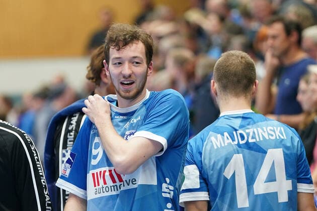 GER, 1 HBL men, Bergischer HC vs. HC Erlangen 07 11 2019, Klingenhalle, Solingen, GER, 1 HBL men, Bergischer HC vs. HC Erlangen, in the picture picture shows the shooters of the winning gate at the last second Alexander Weck BHC 9 , nordphotox xMeuter nph00351