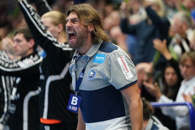 GER, 1 HBL men, Bergischer HC vs. HC Erlangen 07 11 2019, Klingenhalle, Solingen, GER, 1 HBL men, Bergischer HC vs. HC Erlangen, in the picture picture shows Sebastian Hinze head coach BHC , excited violently, gestures, facial expressions, nordphotox xMeuter nph00351