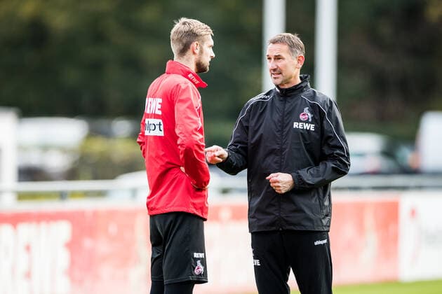 1 FC Koeln Training 08 11 2019 Achim Beierlorzer Trainer 1 FC Koeln in conversation with Lasse Sobiech 1 FC Koeln, 3 after the final training before the match against TSG 1899 Hoffenheim Training 1 FC Koeln Geissbockheim, 08 11 2019 Copyright: xBEAUTIFULxSPORTS Wunderlx