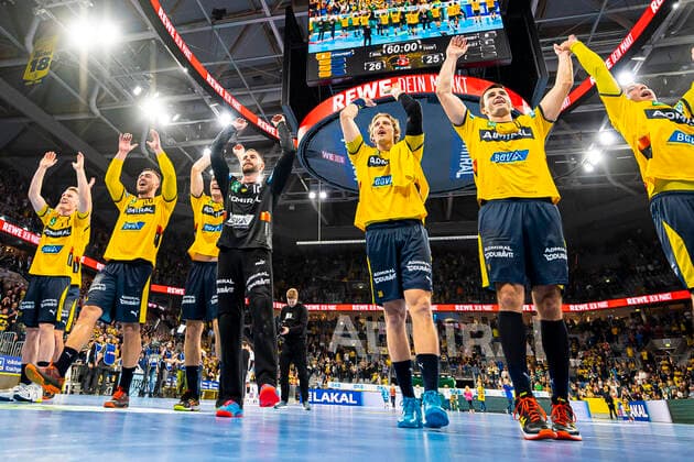 Mannheim, Germany 07 November 2019 HBL 19 20 Rhein Neckar Löwen vs THW Kiel Jannik Kohlbacher Loewen , Goalkeeper Andreas Palicka Loewen , Jesper Nielsen Loewen , Romain Lagarde Loewen Final Cheers Final Cheers Emotion Joy Mannheim SAP Arena Baden Württemberg Germany
