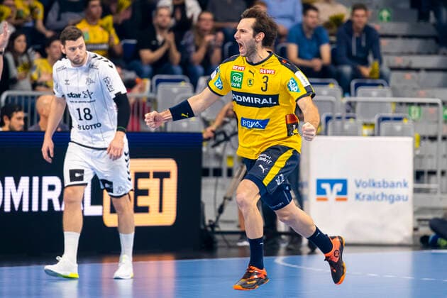 Mannheim, Germany 07 November 2019 HBL 19 20 Rhein Neckar Löwen vs THW Kiel v li Niclas Ekberg THW Kiel , Uwe Gensheimer Loewen Jubel Freude Emotion Mannheim SAP Arena Baden Württemberg Germany