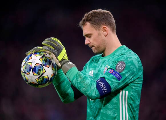 06 11 2019, football UEFA Champions League 2019 2020, group stage, 4 matchday, FC Bayern Munich Olympiakos Piraeus, in the Allianz Arena Munich, goalkeeper Manuel Neuer FC Bayern Munich with the ball DFL and DFB regulations prohibit any use of photographs as image sequences and or quasi video