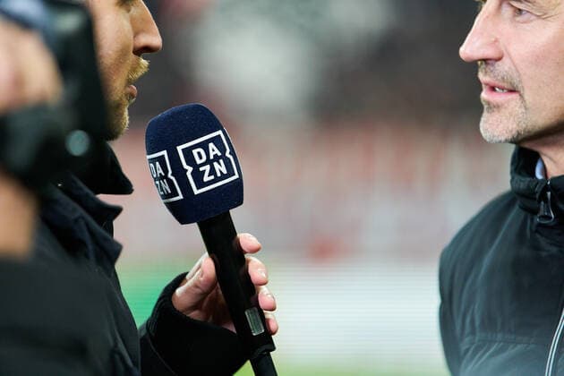 Football 1.FC Köln - Hoffenheim, Cologne November 08, 2019. Achim BEIERLORZER, 1.FCK Trainer in DAZN interview, 1.FC KÖLN - TSG 1899 HOFFENHEIM 1-2 - DFL REGULATIONS PROHIBIT ANY USE OF PHOTOGRAPHS as IMAGE SEQUENCES and or QUASI-VIDEO - 1.German Soccer League , Cologne, November 08, 2019 Season 2019 2020, matchday 11, FCB, München