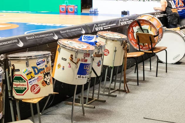 Drumming the fans Symbol picture Fans, audience, spectators, mood, 08 11 2019, Weißenfels Germany , Basketball, easyCredit Basketball Bundesliga, Syntainics MBC Mitteldeutscher BC Fraport Skyliners Frankfurt xprx