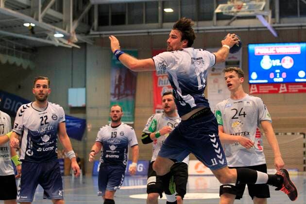 2 Bundesliga Handball VfL Luebeck Schwartau TV Emsdetten 09 11 2019, Hansehalle Luebeck, GER, 2 Bundesliga Handball VfL Luebeck Schwartau TV Emsdetten in picture picture shows Markus Hansen VfL Luebeck Schwartau in jumping throw nordphotox xTauchnitz nph00059