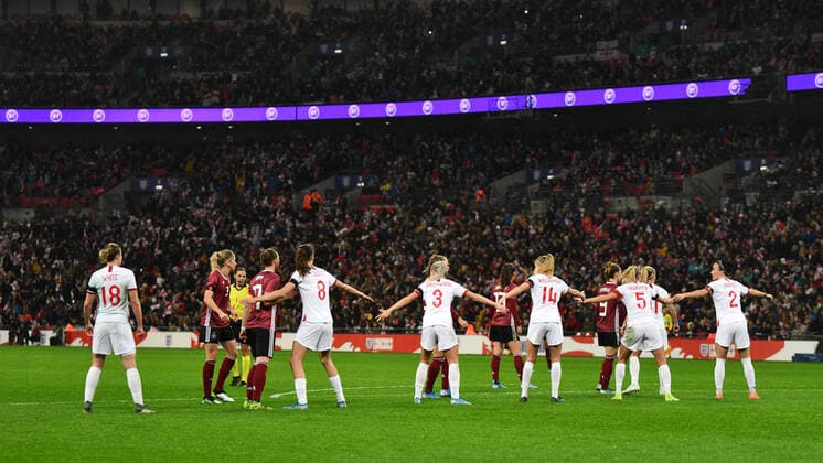English players forming a wall in the penalty area extended arms, 09 11 2019, London England , football, friendly England Germany xmkx