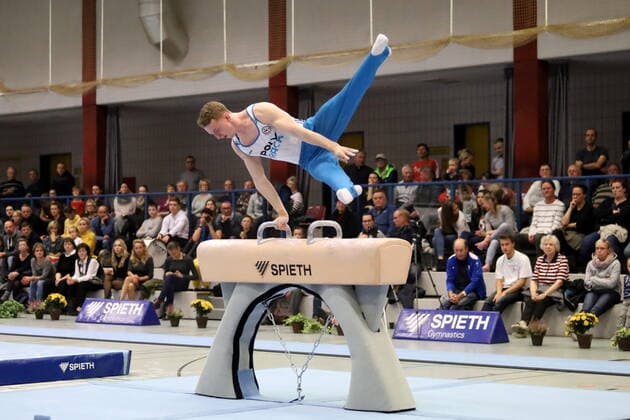 Nils Dunkel (KTV Straubenhardt) am Pauschenpferd 6. Wettkampftag der DTL 1. Bundesliga SC Cottbus - KTV Straubenhardt 35-23 in Forst Lausitz *** Nils Dunkel KTV Straubenhardt on pommel horse 6 day of competition of the DTL 1 Bundesliga SC Cottbus KTV Straubenhardt 35 23 in Forst Lausitz