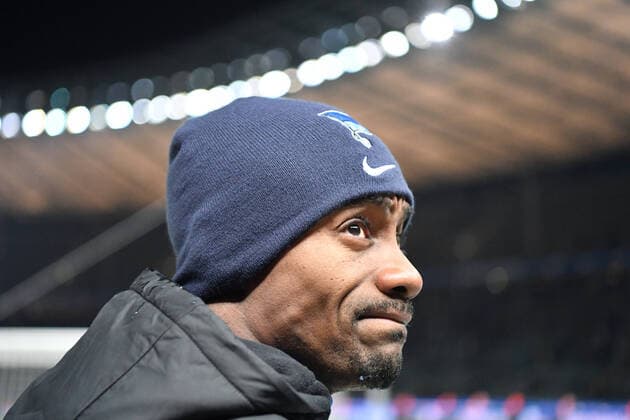 Salomon Kalou Hertha BSC , disappointed in the Osrt curve after the game Hertha BSC Berlin RB Leipzig 1 Bundesliga 2019 2020, 1 BL, 1 Bundesliga, DFL, Football, Football, Soccer, Men, Men, Men, Germany, Germany Berlin, 9 11 2019, Olympic Stadium DFL REGULATIONS PROHIBIT ANY USE OF PHOTOGRAPHS AS IMAGE SEQUENCES AND OR QUASI VIDEO