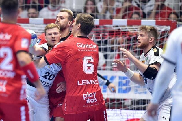 No success for Philipp Weber SC DHfK Leipzig on the ball, Julius Kuehn MT Melsungen behind, Finn Lemke NR 6, GER, MT Melsungen SC DHfK Leipzig, Handball, 1 Bundesliga Maenner, 09 11 2019, GER, MT Melsungen SC DHfK Leipzig, Handball, 1 Liga Maenner, 09 11 2019 Kassel Copyright: xSippel xEibner-Pressefotox EP_rsl
