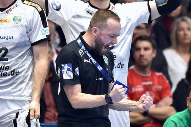 Cheers from Andre Haber Trainer SC DHfK Leipzig , GER, MT Melsungen SC DHfK Leipzig, Handball, 1 Bundesliga Men, 09 11 2019, GER, MT Melsungen SC DHfK Leipzig, Handball, 1 Liga Men, 09 11 2019 Kassel Copyright: xSippel xEibner-Pressefotox EP_rsl