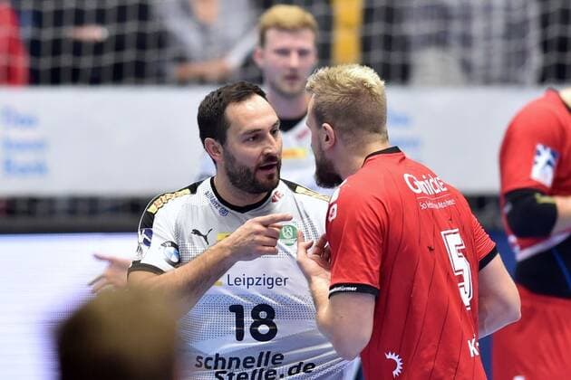 Discussion between Philipp Mueller SC DHfK Leipzig L and Julius Kuehn MT Melsungen , GER, MT Melsungen SC DHfK Leipzig, Handball, 1 Bundesliga Men, 09 11 2019, GER, MT Melsungen SC DHfK Leipzig, Handball, 1 Liga Men, 09 11 2019 Kassel Copyright: xSippel xEibner-Pressefotox EP_rsl